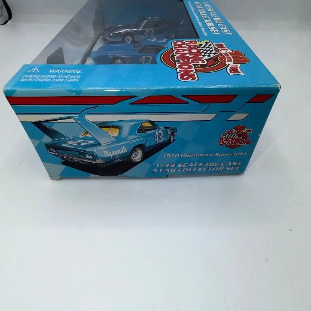 RACING CHAMPIONS Petty Racing 50th 1970 Plymouth Superbird 1:43 3-Car Set